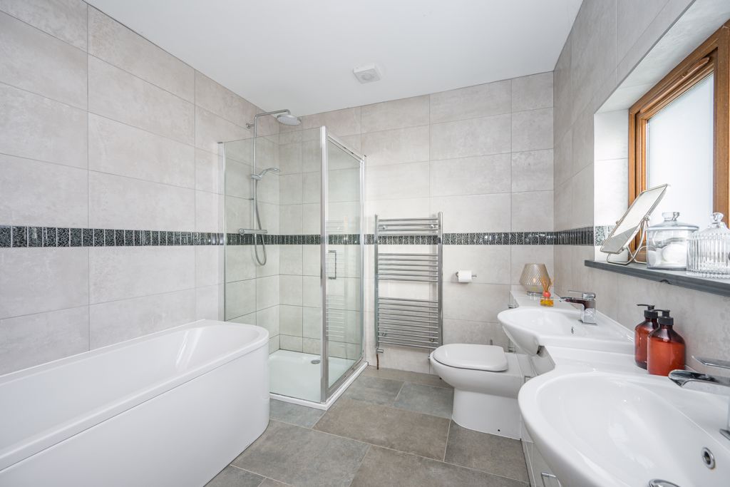 En-Suite- click for photo gallery